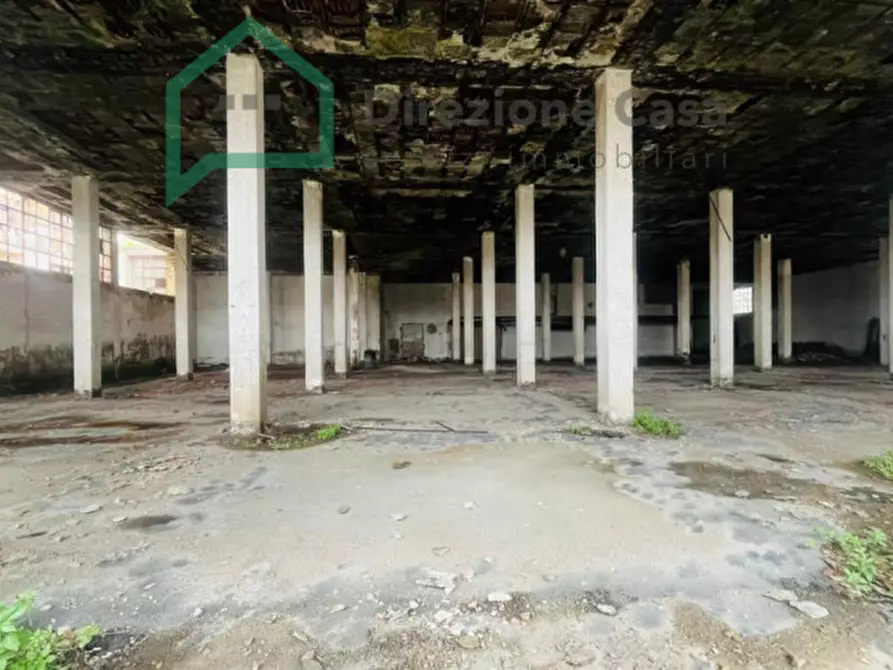 Immagine 10 di Capannone industriale in vendita  in VIA GIAMBATTISTA VELA a Napoli