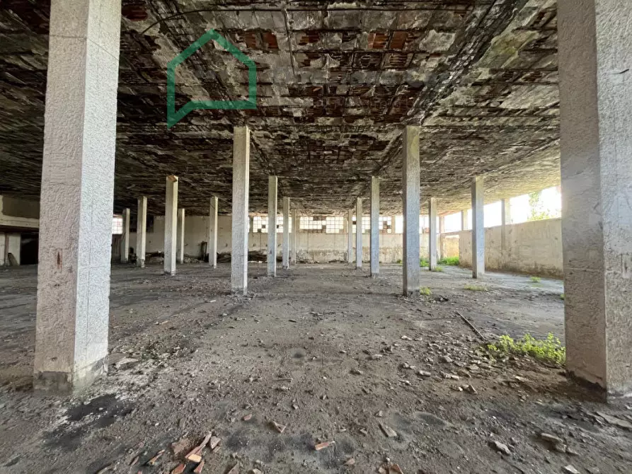 Immagine 14 di Capannone industriale in vendita  in VIA GIAMBATTISTA VELA a Napoli