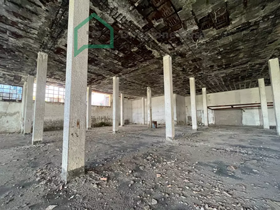 Immagine 18 di Capannone industriale in vendita  in VIA GIAMBATTISTA VELA a Napoli