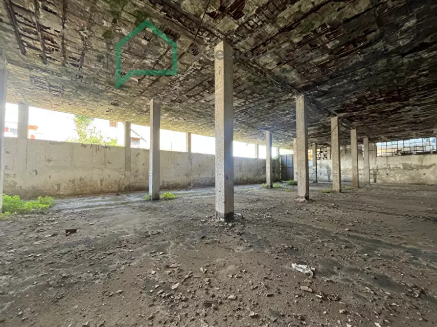 Immagine 19 di Capannone industriale in vendita  in VIA GIAMBATTISTA VELA a Napoli