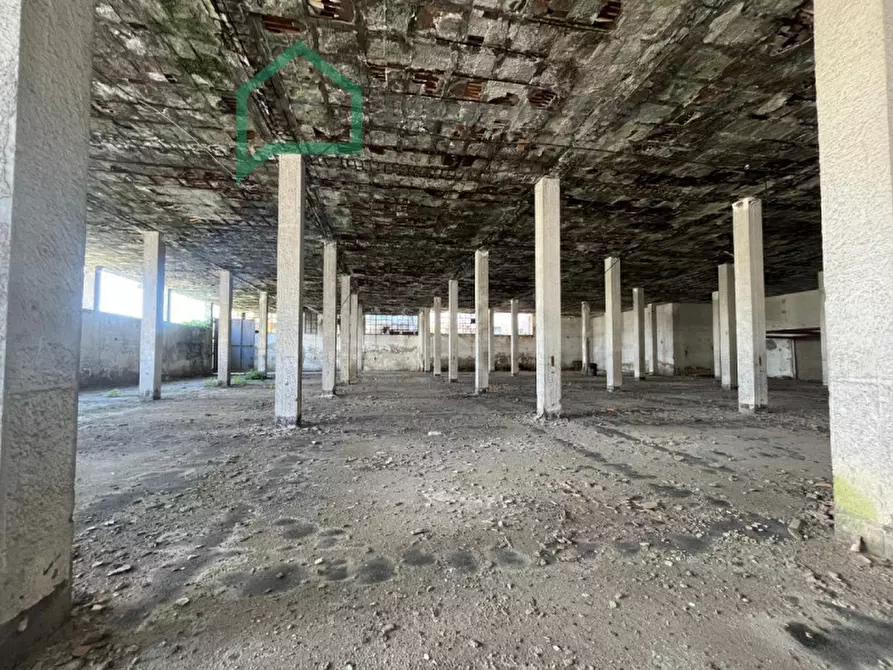 Immagine 20 di Capannone industriale in vendita  in VIA GIAMBATTISTA VELA a Napoli