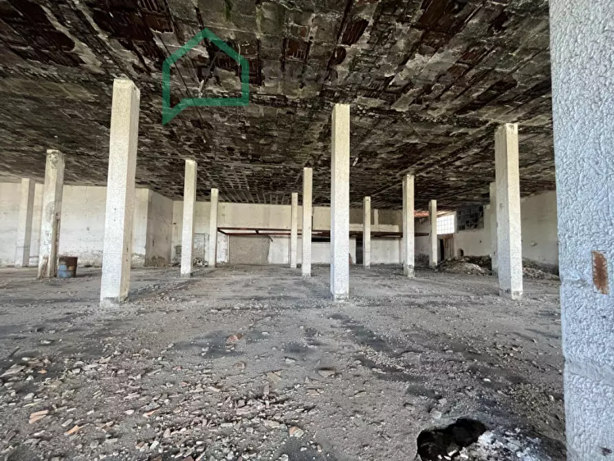 Immagine 21 di Capannone industriale in vendita  in VIA GIAMBATTISTA VELA a Napoli