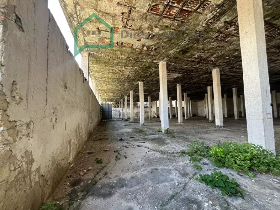 Immagine 22 di Capannone industriale in vendita  in VIA GIAMBATTISTA VELA a Napoli