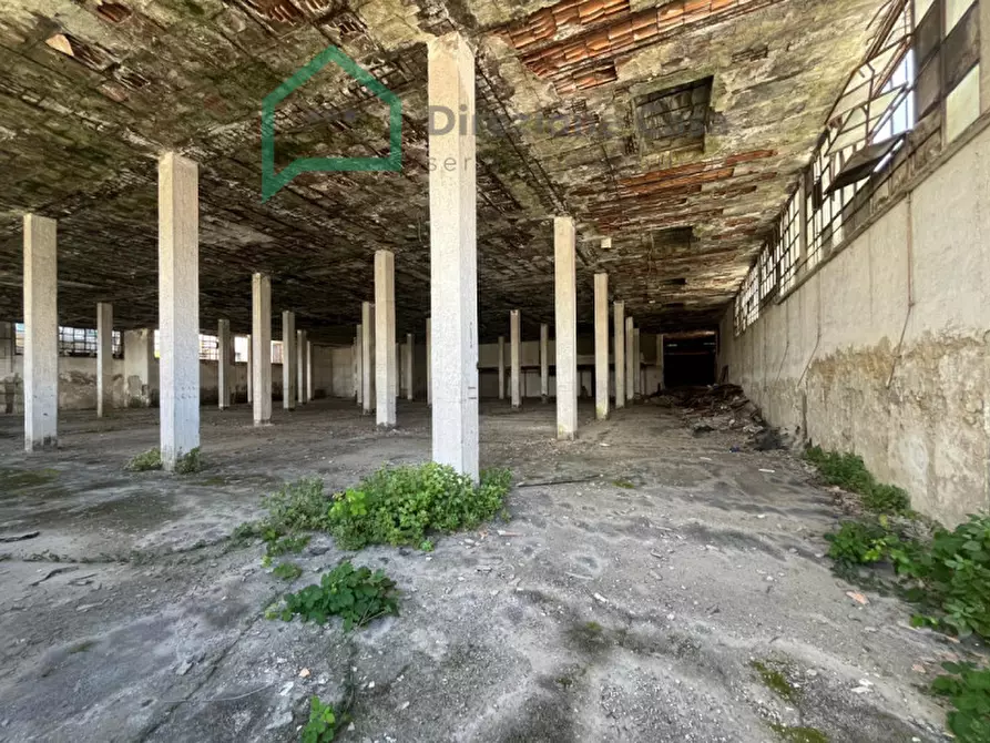 Immagine 23 di Capannone industriale in vendita  in VIA GIAMBATTISTA VELA a Napoli