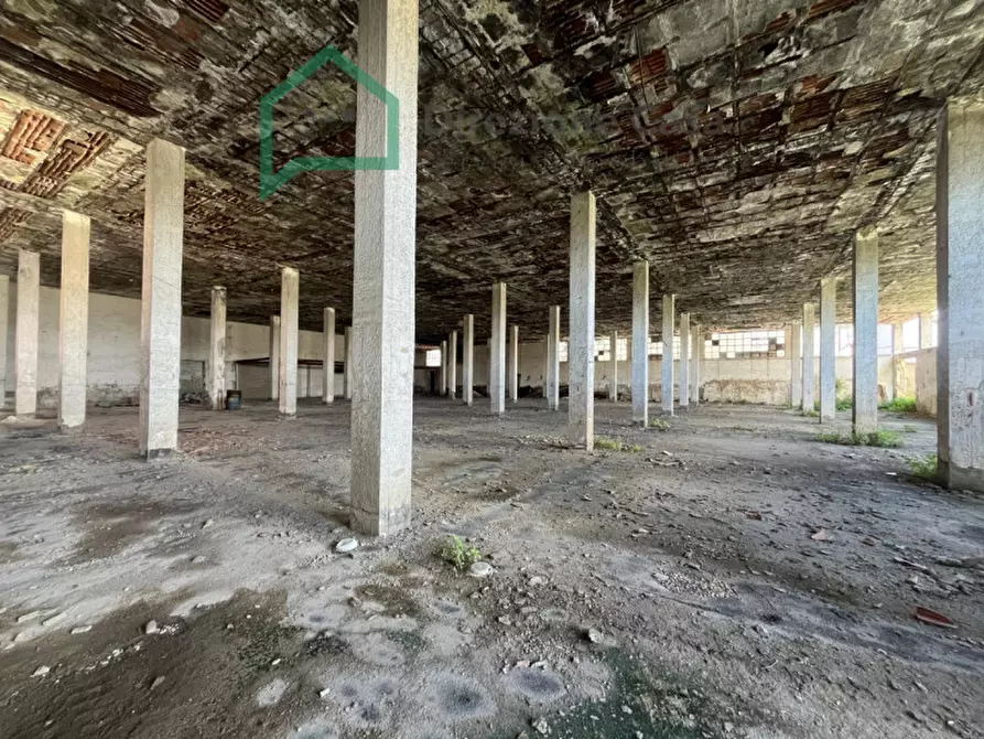 Immagine 24 di Capannone industriale in vendita  in VIA GIAMBATTISTA VELA a Napoli