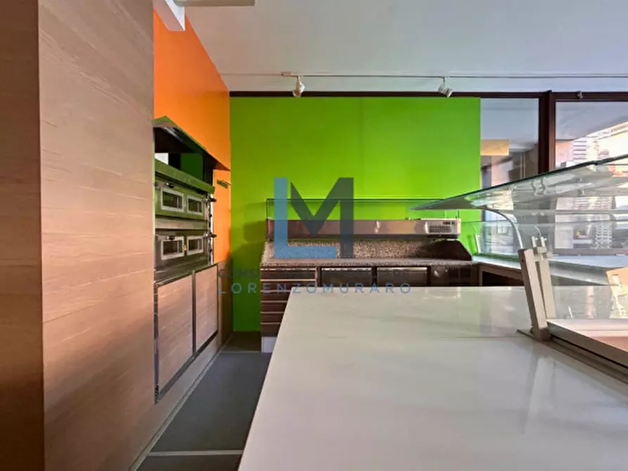 Immagine 3 di Negozio in affitto  a Montebelluna