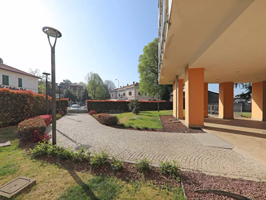Immagine 16 di Appartamento in affitto  in piazza 25 Aprile 8 a Seregno