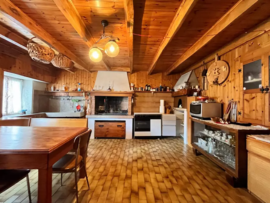 Immagine 1 di Rustico / casale in vendita  in Via Petrazzini a Crespadoro