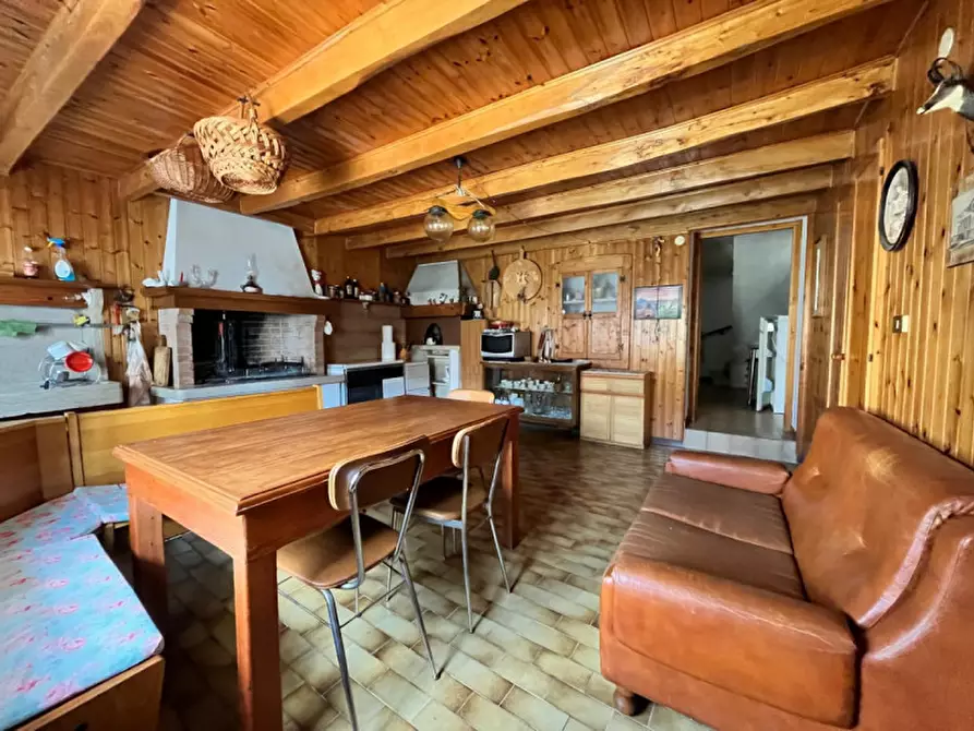 Immagine 3 di Rustico / casale in vendita  in Via Petrazzini a Crespadoro