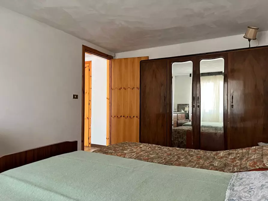 Immagine 11 di Rustico / casale in vendita  in Via Petrazzini a Crespadoro