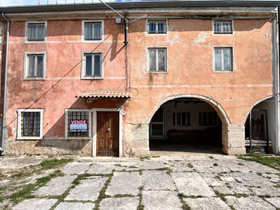 Immagine 19 di Rustico / casale in vendita  in Via Petrazzini a Crespadoro