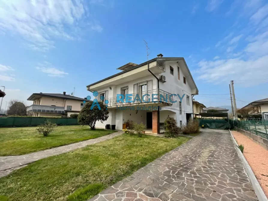 Immagine 1 di Casa indipendente in vendita  in Viale Milano a Creazzo