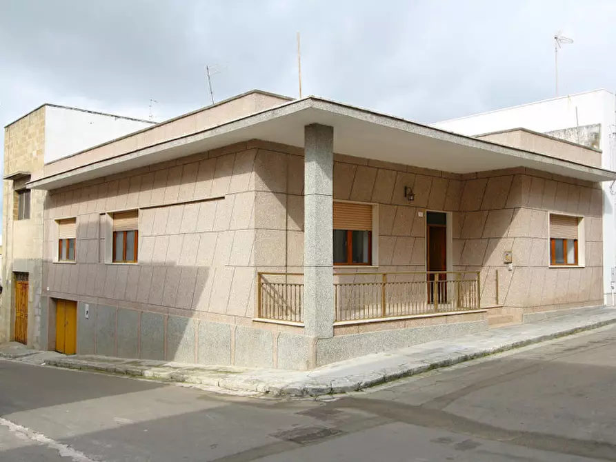 Immagine 1 di Casa indipendente in vendita  in Via Bernini a Matino