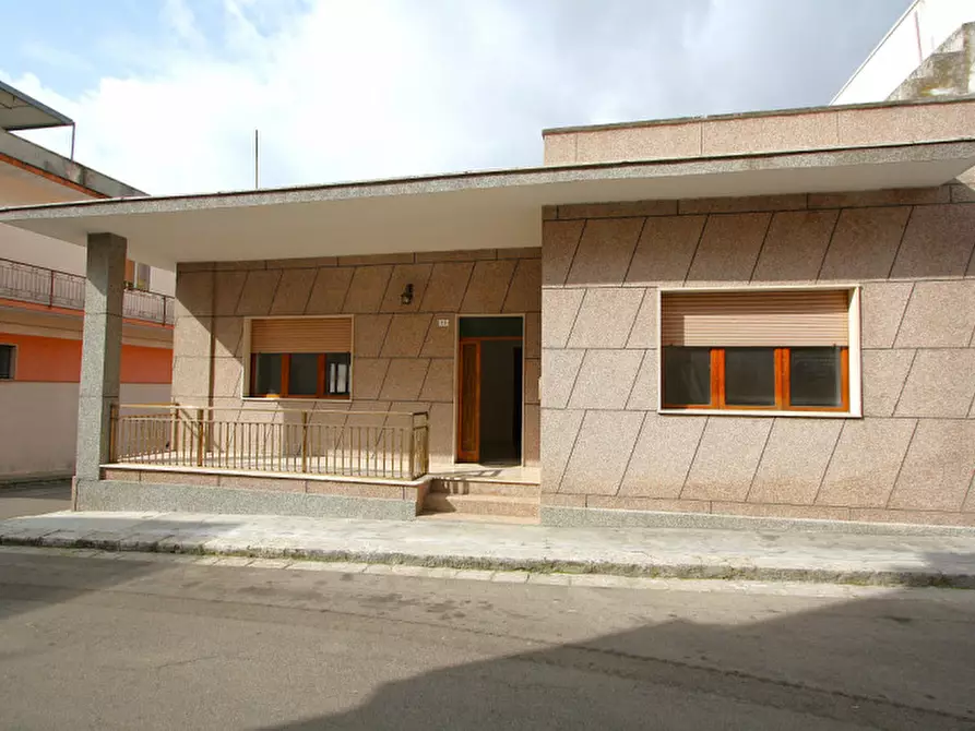 Immagine 1 di Casa indipendente in vendita  in Via Bernini a Matino