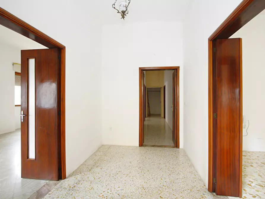 Immagine 6 di Casa indipendente in vendita  in Via Bernini a Matino