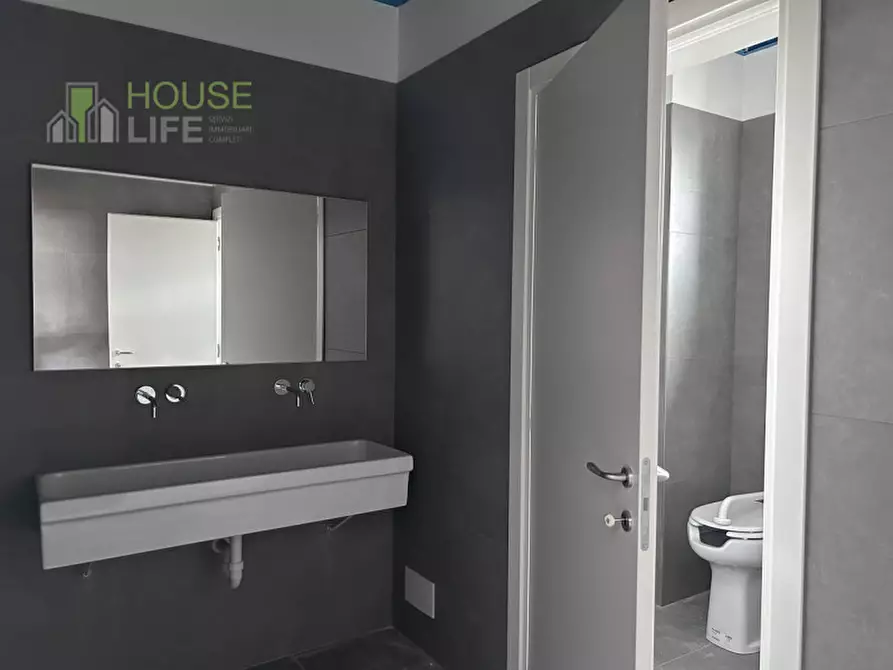 Immagine 10 di Capannone industriale in affitto  in Via dell'Economia a Thiene