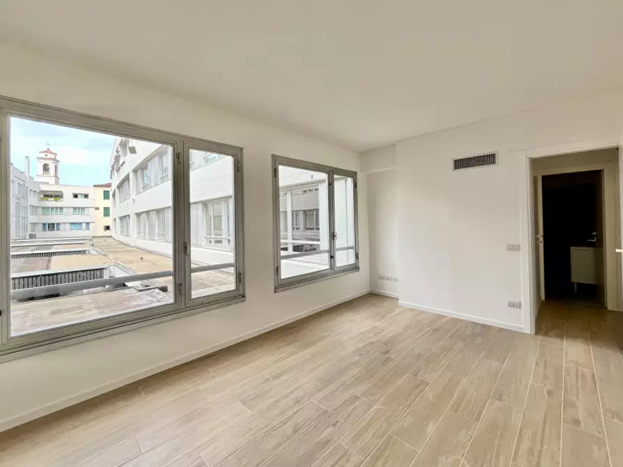 Immagine 1 di Appartamento in affitto  in Via dei Borromeo a Padova