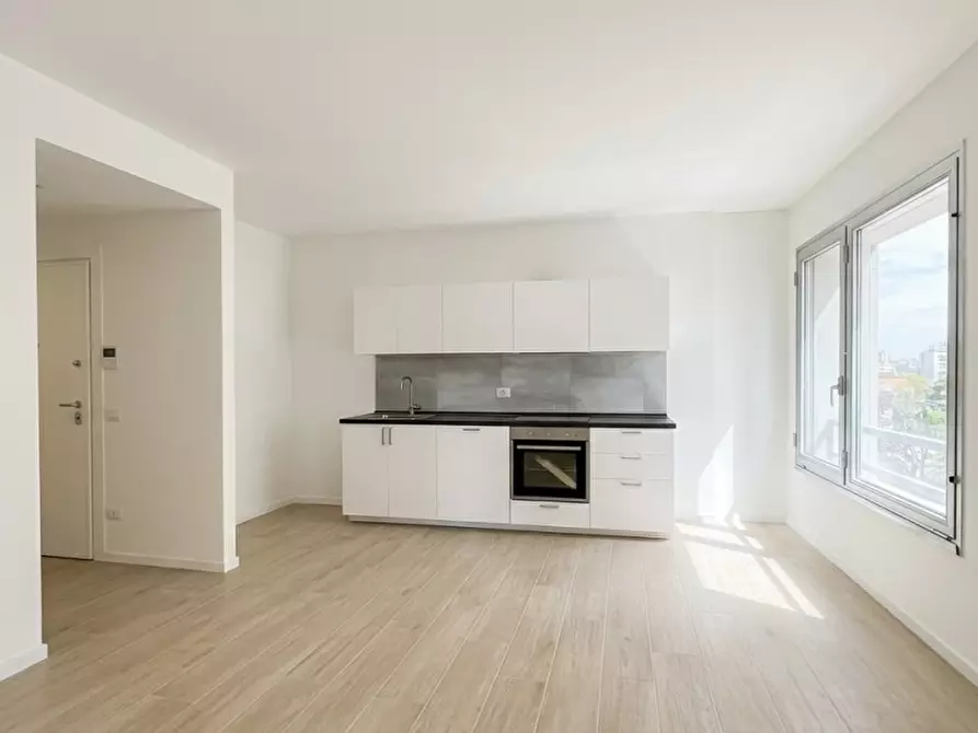 Immagine 2 di Appartamento in affitto  in Via dei Borromeo a Padova