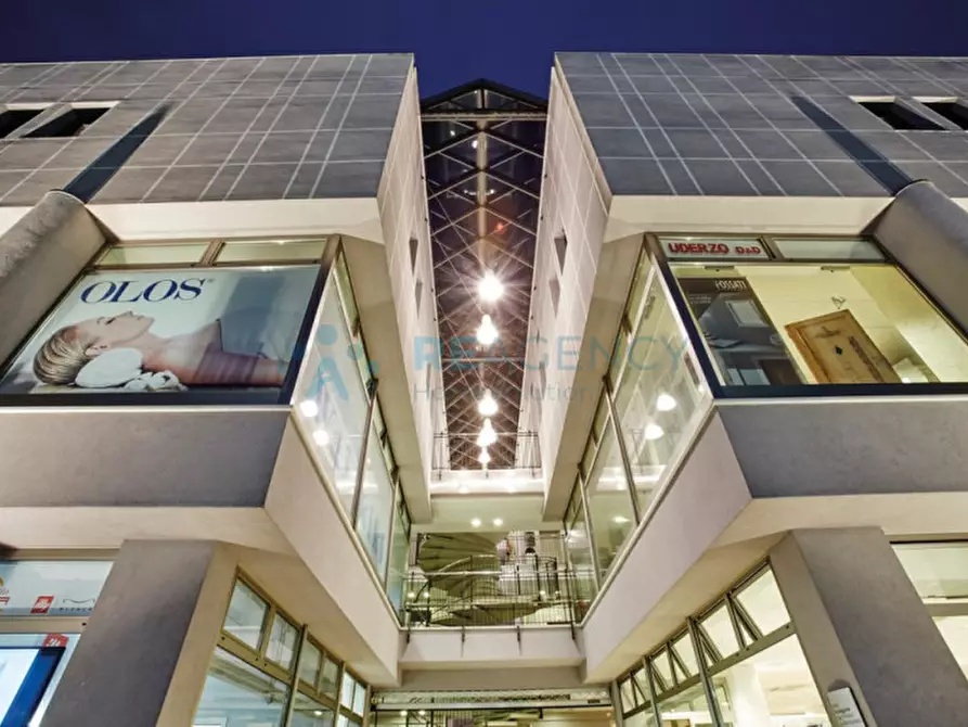 Immagine 1 di Negozio in affitto  in Via Monte Pasubio 220 a Zanè