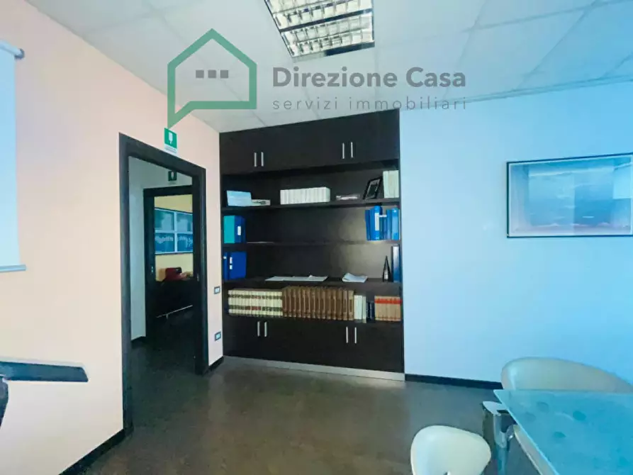 Immagine 23 di Ufficio in vendita  in VIA NUOVA POGGIOREALE a Napoli