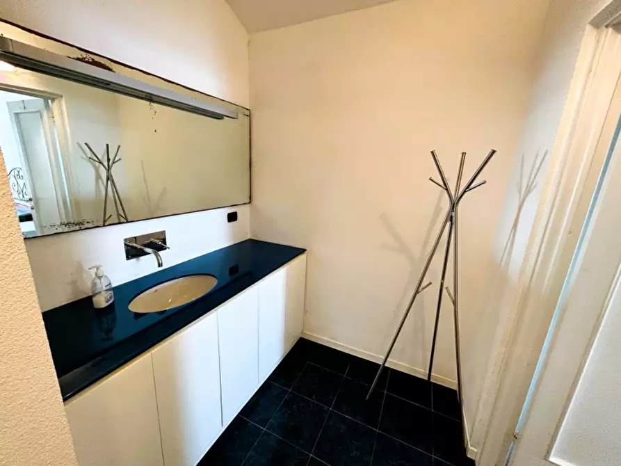 Immagine 7 di Appartamento in vendita  in Via Giuseppe Garibaldi a Camogli