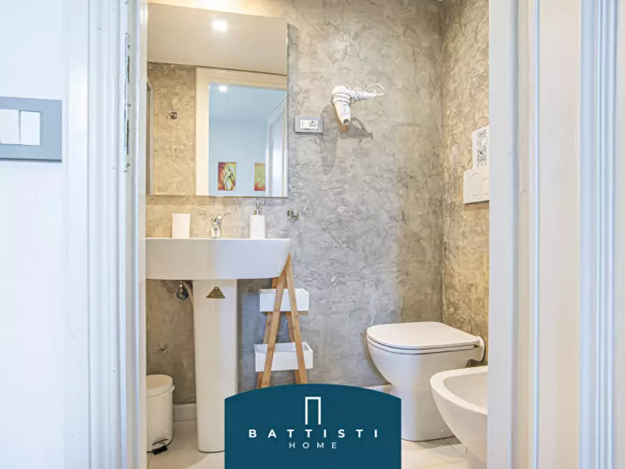 Immagine 21 di Attico in affitto  in Piazza del Colosseo a Roma