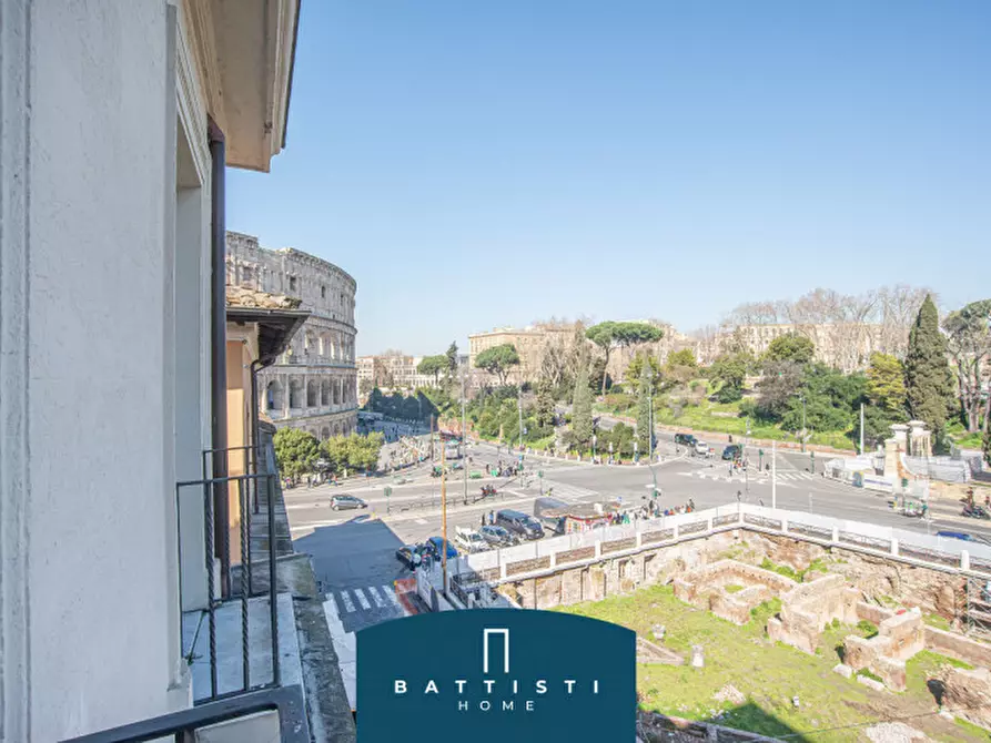 Immagine 23 di Attico in affitto  in Piazza del Colosseo a Roma