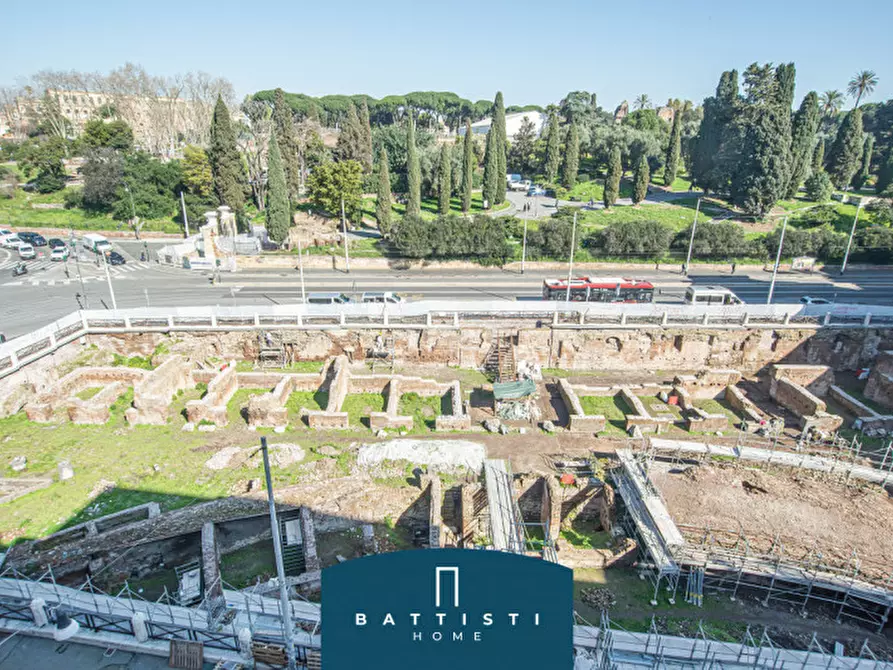 Immagine 26 di Attico in affitto  in Piazza del Colosseo a Roma