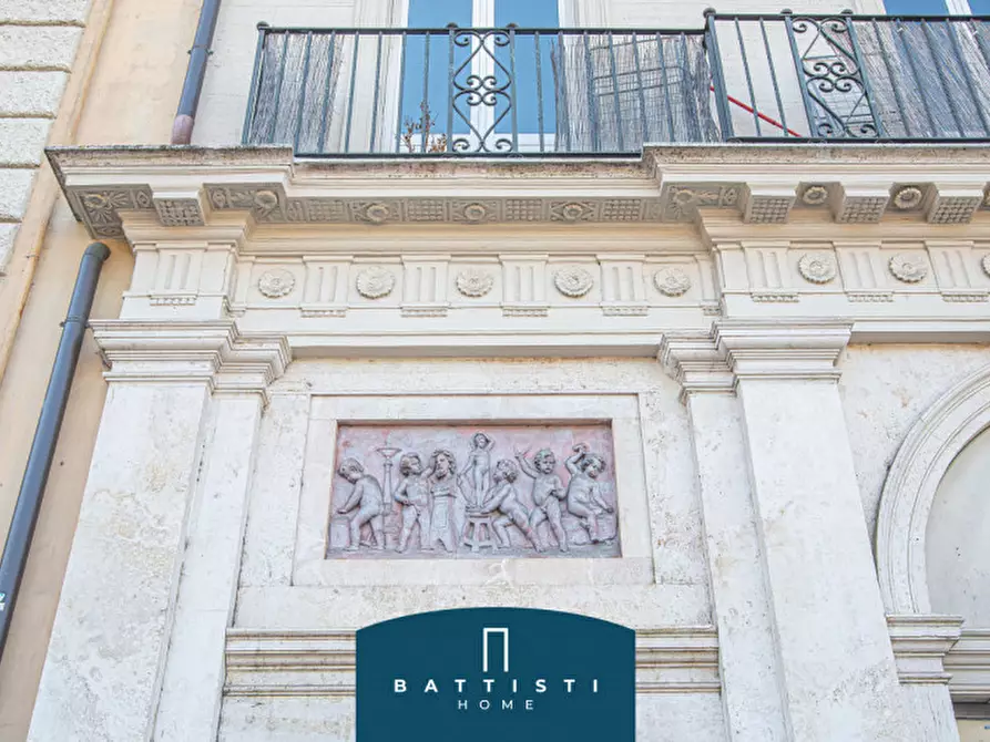 Immagine 31 di Attico in affitto  in Piazza del Colosseo a Roma