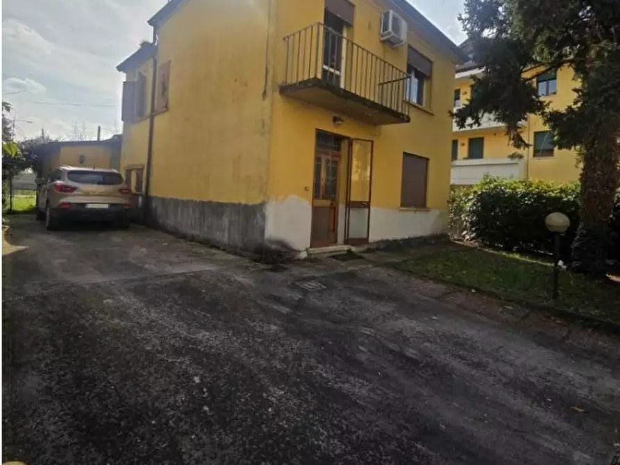 Immagine 2 di Casa indipendente in vendita  in Via Perosi a Padova