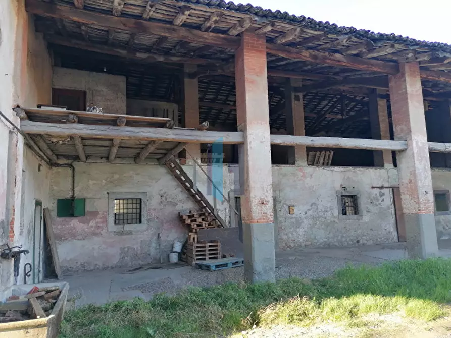 Immagine 4 di Rustico / casale in vendita  a Travagliato