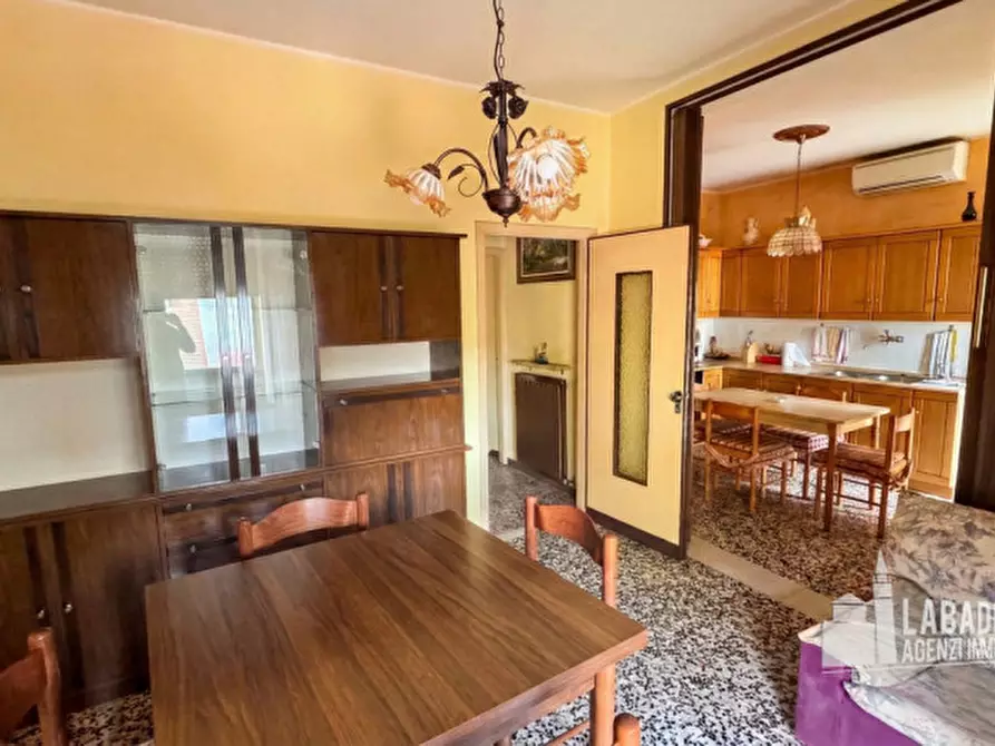 Immagine 3 di Villa in vendita  in Piazza Dante Alighieri 82 a Giacciano Con Baruchella