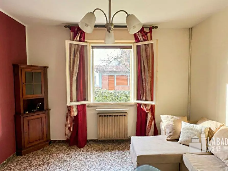 Immagine 4 di Villa in vendita  in Piazza Dante Alighieri 82 a Giacciano Con Baruchella