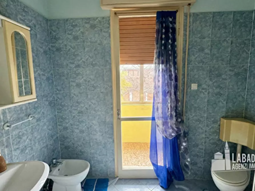 Immagine 30 di Villa in vendita  in Piazza Dante Alighieri 82 a Giacciano Con Baruchella