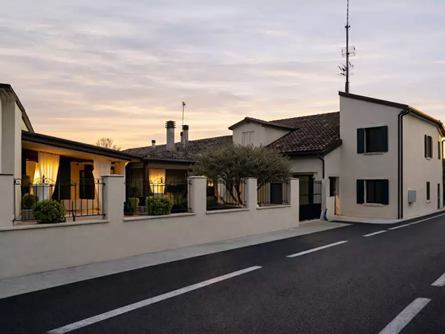 Immagine 1 di Casa indipendente in vendita  a Lendinara