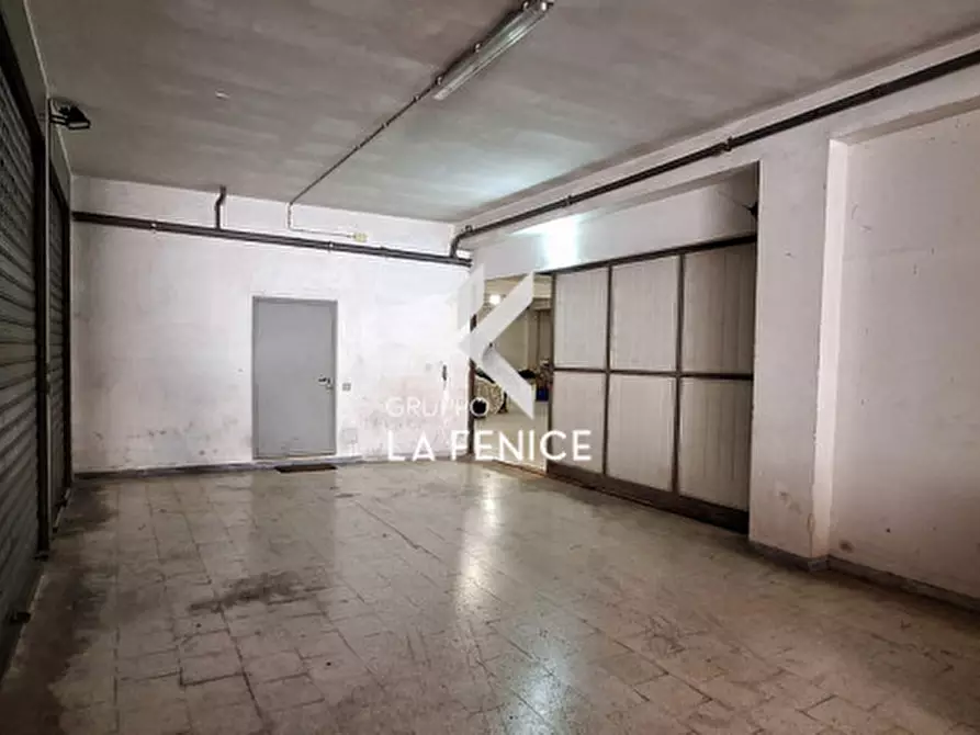 Immagine 7 di Magazzino in vendita  in via Ugo Spirito a Locorotondo