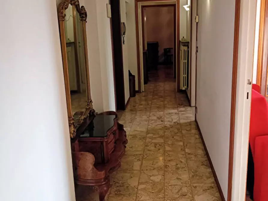 Immagine 5 di Appartamento in vendita  in Via La Spezia a Parma