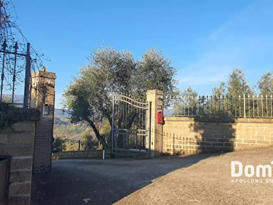 Immagine 1 di Villa in vendita  in Via Santa Giusta a Selci