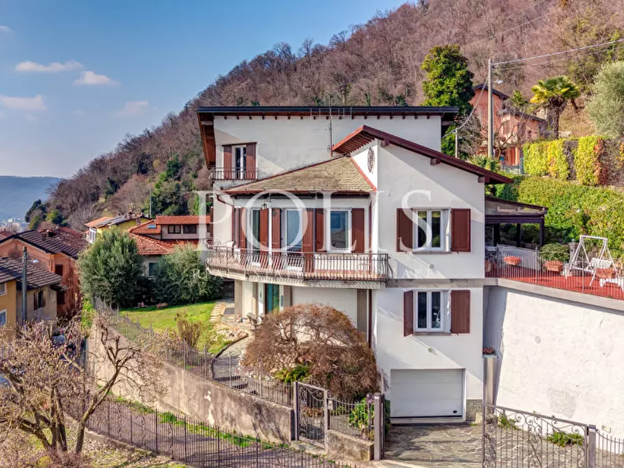 Immagine 3 di Villa in vendita  in via Gentrino a Cernobbio