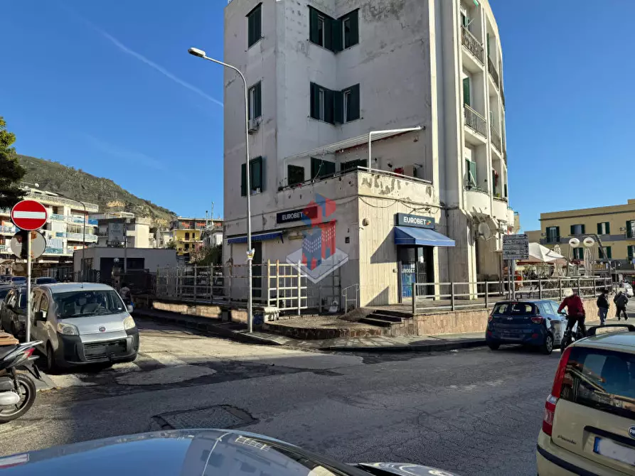 Immagine 2 di Appartamento in vendita  in ARCO FELICE - ADIACENZE PIAZZA a Pozzuoli