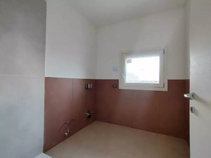 Immagine 10 di Casa trifamiliare in vendita  a Villafranca Di Verona