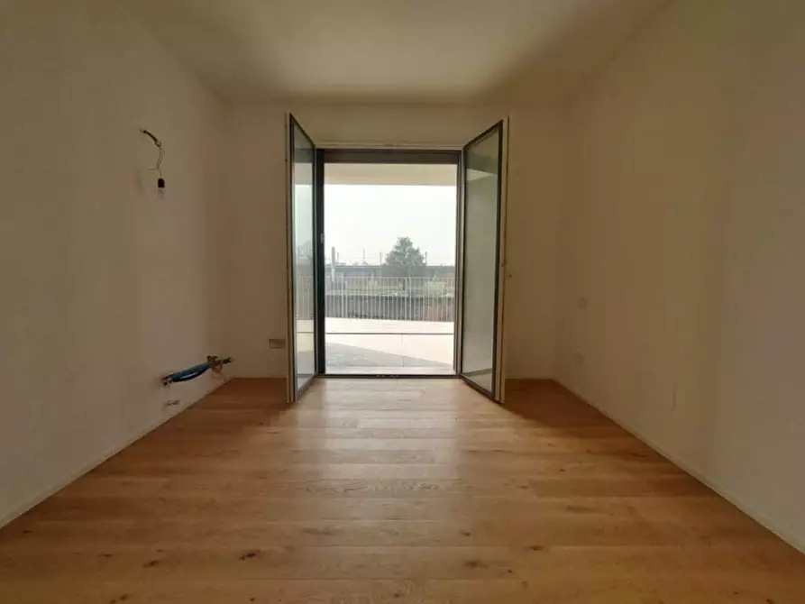 Immagine 12 di Casa trifamiliare in vendita  a Villafranca Di Verona