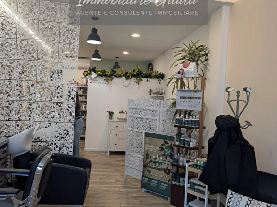 Immagine 1 di Attività commerciale in affitto  a Vittorio Veneto