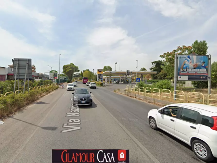 Immagine 6 di Negozio in vendita  in Via Tiburtina a Guidonia Montecelio