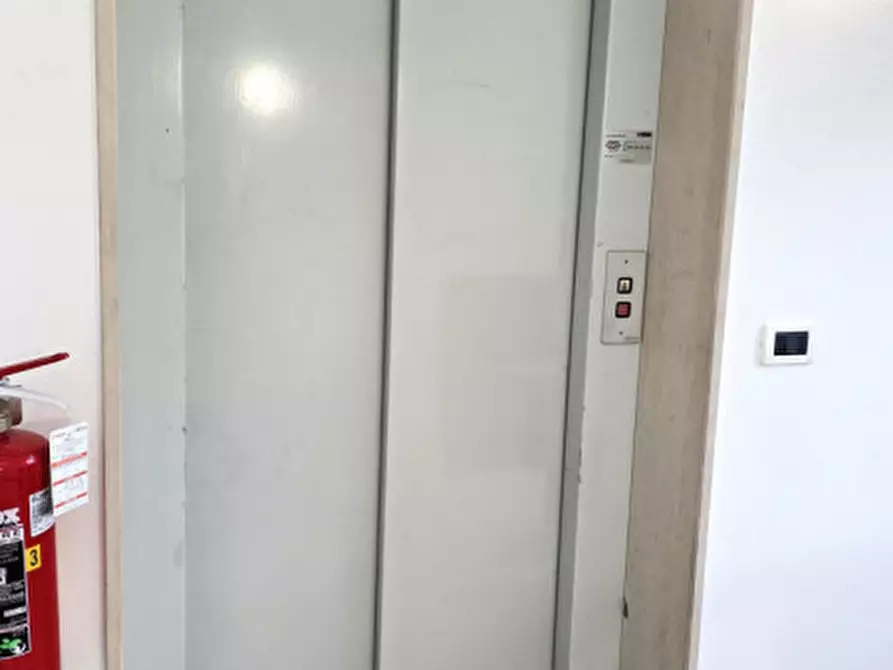 Immagine 8 di Ufficio in affitto  in Viale dell'Industria, 74 a Trissino