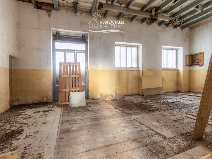 Immagine 5 di Magazzino in vendita  a Avola