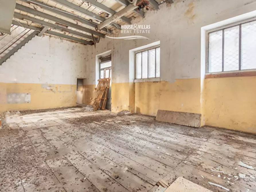 Immagine 7 di Magazzino in vendita  a Avola