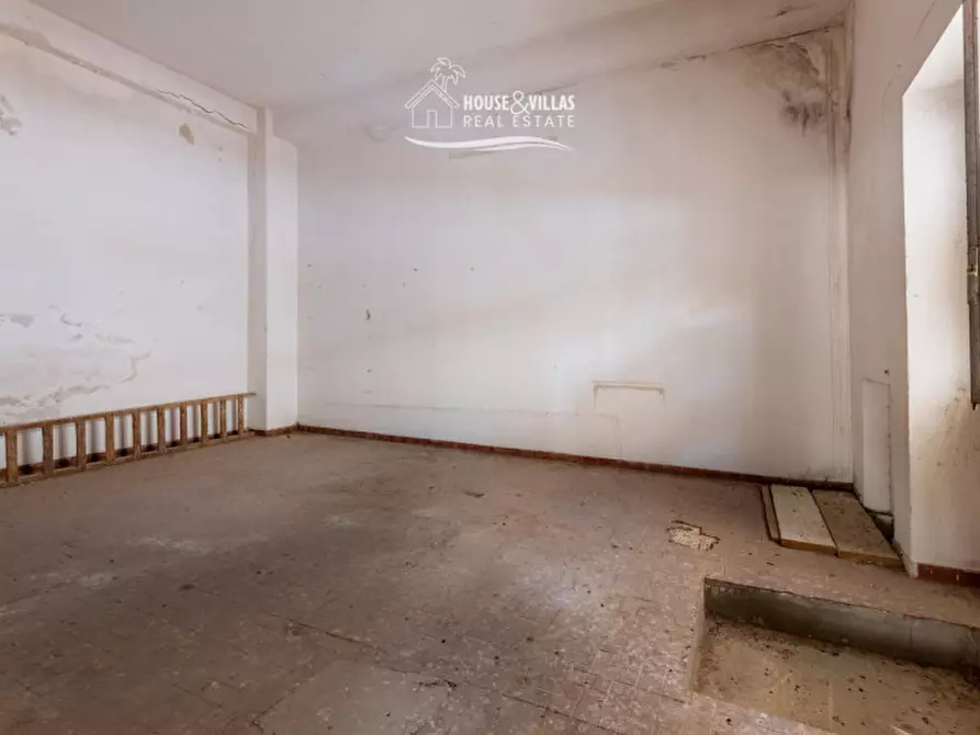 Immagine 12 di Magazzino in vendita  a Avola