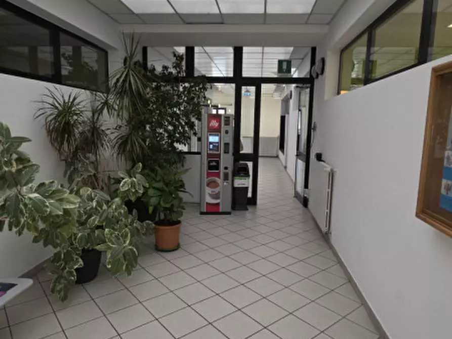 Immagine 8 di Ufficio in affitto  in Viale dell'Industria, 74 a Trissino
