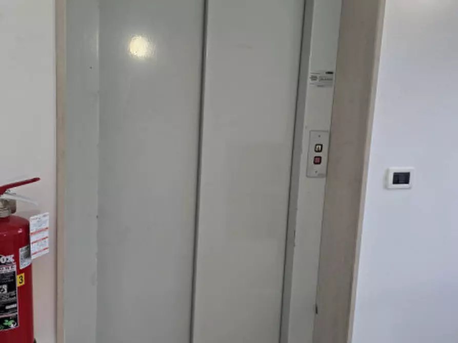 Immagine 10 di Ufficio in affitto  in Viale dell'Industria, 74 a Trissino